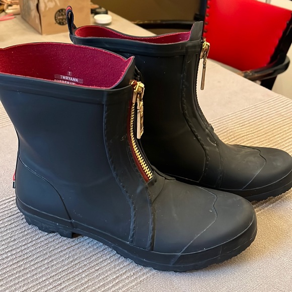 TOMMY HILFIGER Rain Booties - Picture 1 of 7
